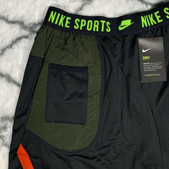 NIKE Sportswear Sport Clash Training Shorts Black - Picture 4 of 7